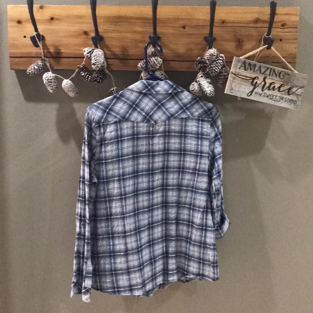Long Sleeve Plaid Shirt - Picture 6 of 8